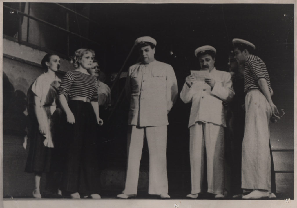 Н. Грюнберг (Цагина), Е. Григорьев, А. Адрианов (спектакль «Белая акация»): фотография