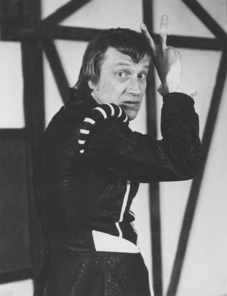 Е. Шокин (спектакль «Виндзорские проказницы»): фотография С. Долгова