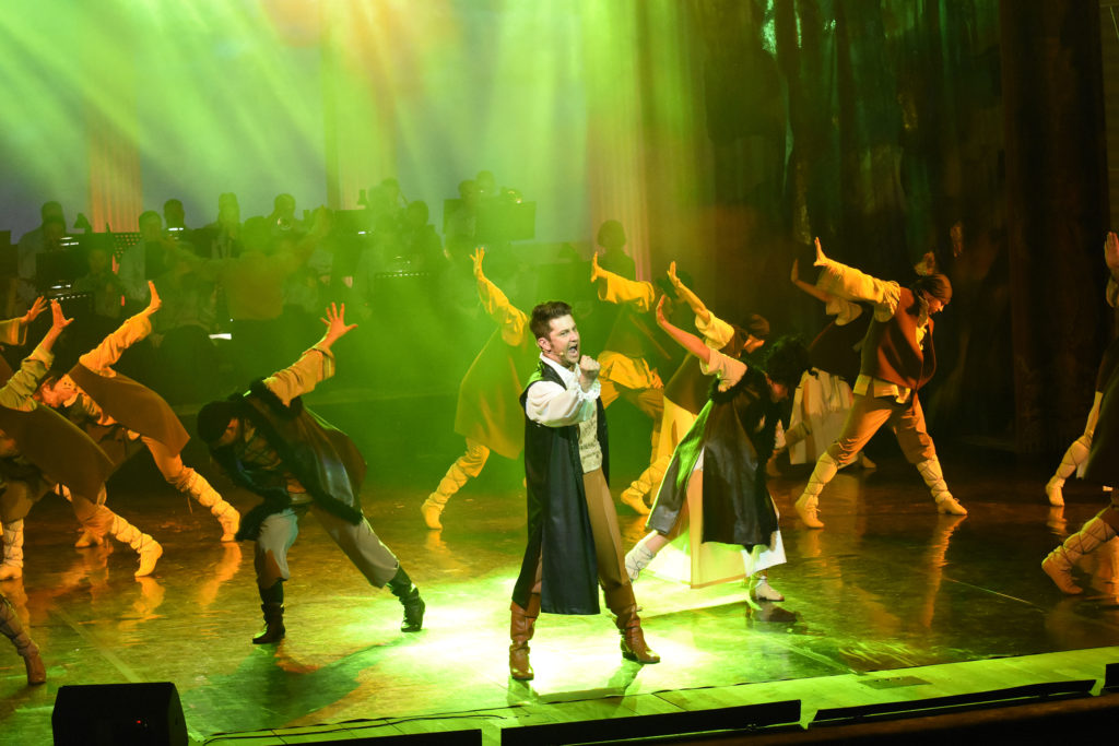 В. Жуков (спектакль «Дубровский»): фотография