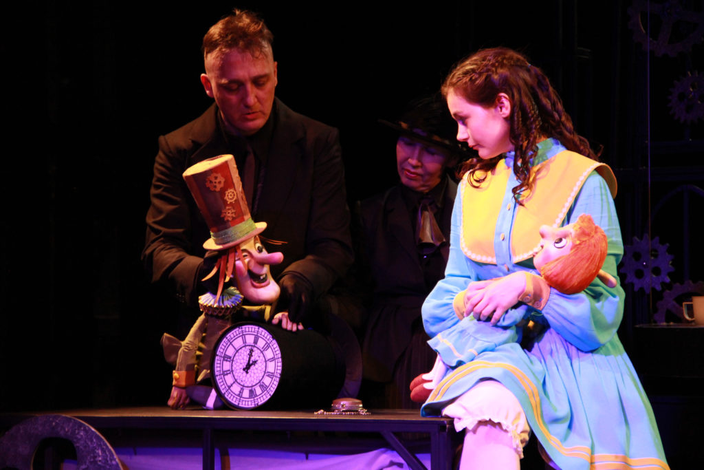 А. Ахмедов, Н. Синюкова (спектакль «Алиса в стране чудес»): фотография