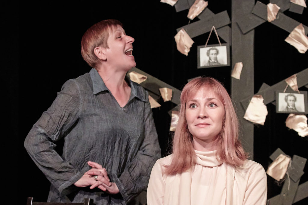 И. Латынникова, Е. Черткова (спектакль «Однажды гений пошутил»): фотография