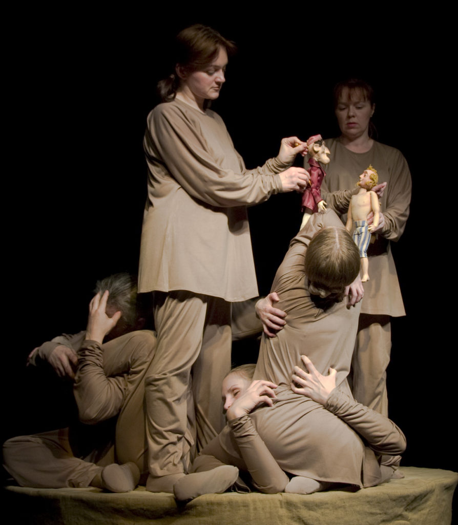 Сцена из спектакля «Пер Гюнт»: фотография