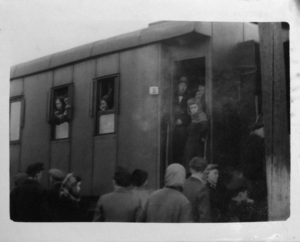 На гастроли по области (в центре – П. Князев). 1950 г.: фотография