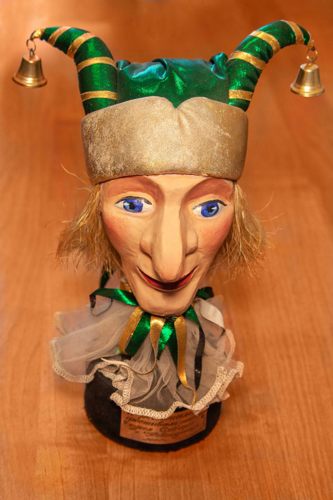 Памятный знак участника II регионального фестиваля театров кукол Сибири, г. Новокузнецк, 2002 г.